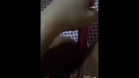 Masturbandose con cepillo por periscope